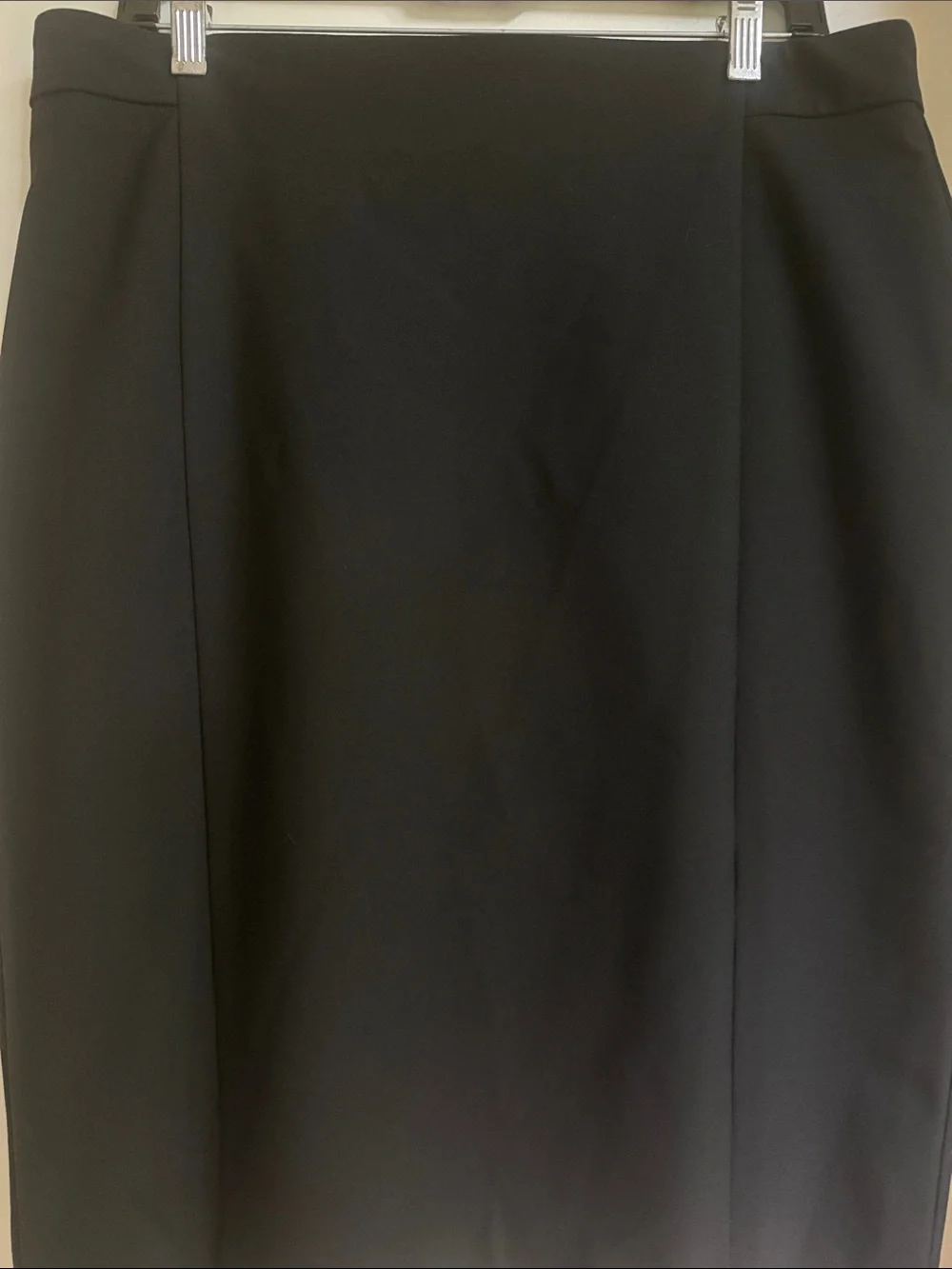 Ann Taylor Seamed Pencil Skirt in Seasonless Stretch - Curvy Fit - Black
